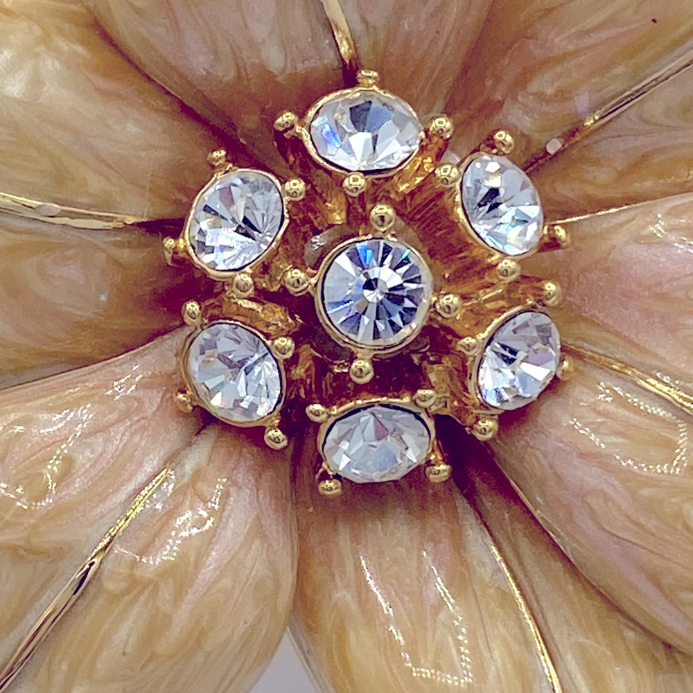 Vintage Nolan Miller Gold Tone Creamy Enamel And Clear Rhinestones Floral Brooch - Picture 5 of 9